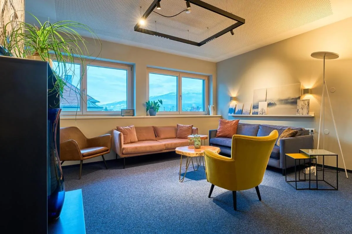 Image 3 of Charmante Wohnung für 2 Personen in Zentrumsnähe x moderne Coworking-Arbeitsplätze und Besprechungsräume im Haus