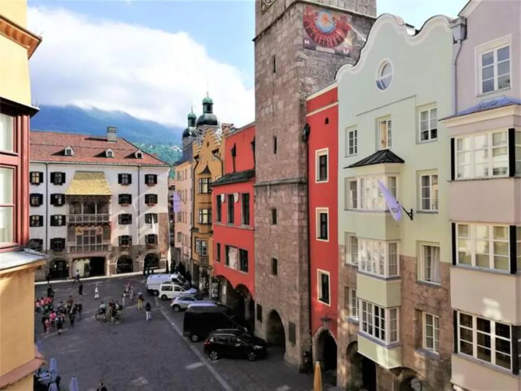 Image of City Center Golden Roof 4