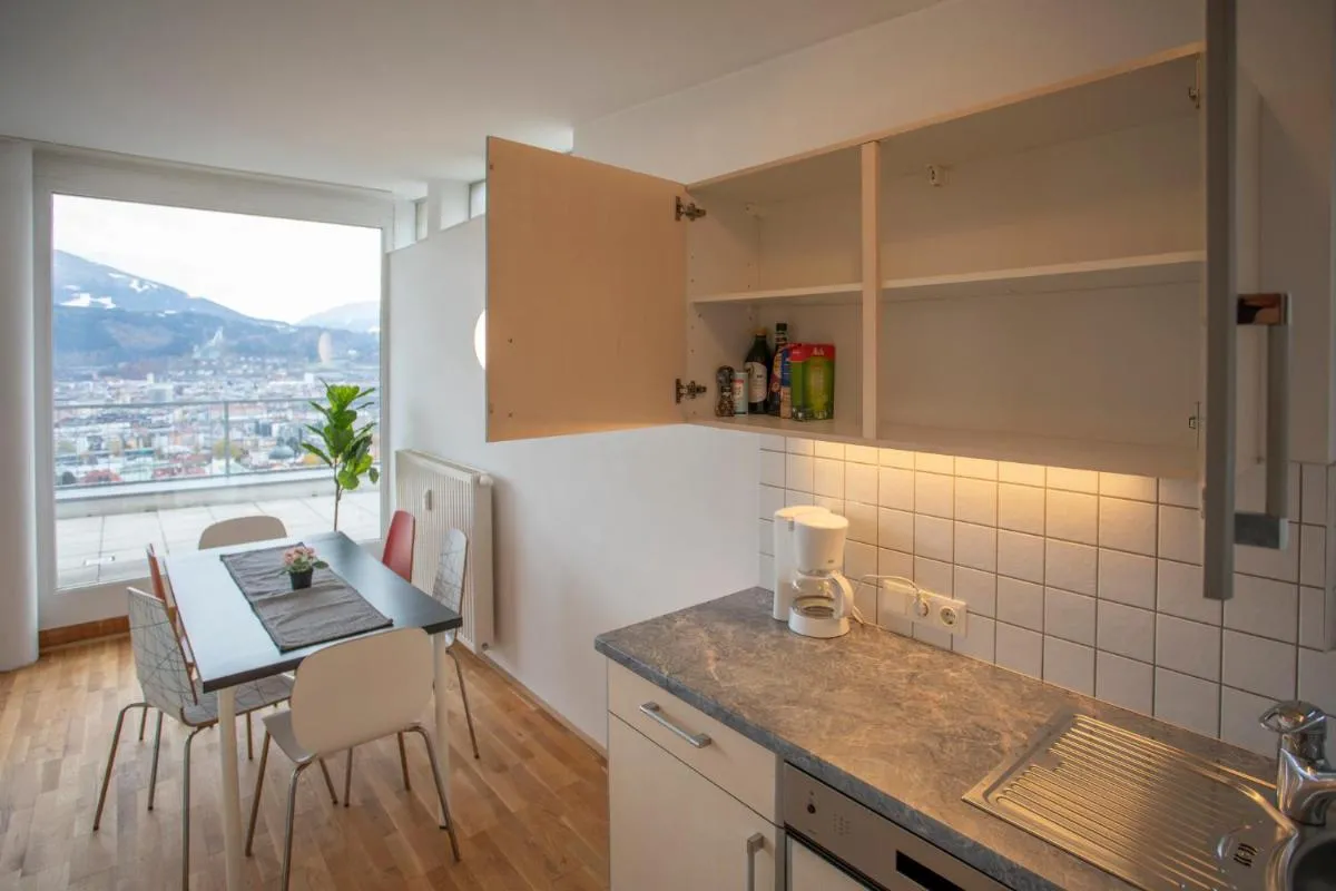 Image 2 of Hilltop Innsbruck Apartment I free parking