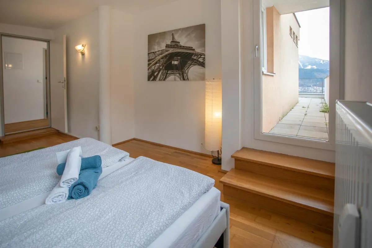 Image 1 of Hilltop Innsbruck Apartment I free parking