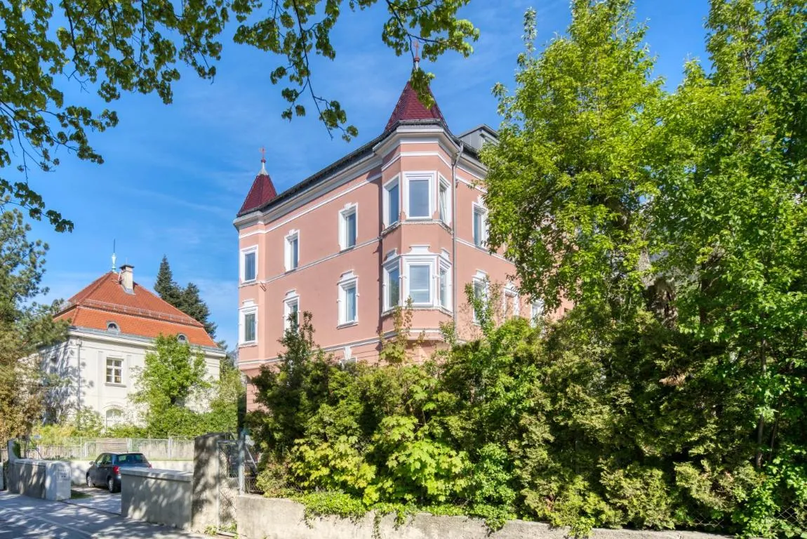 Image of InnsbruckHomes at Botanical Garden