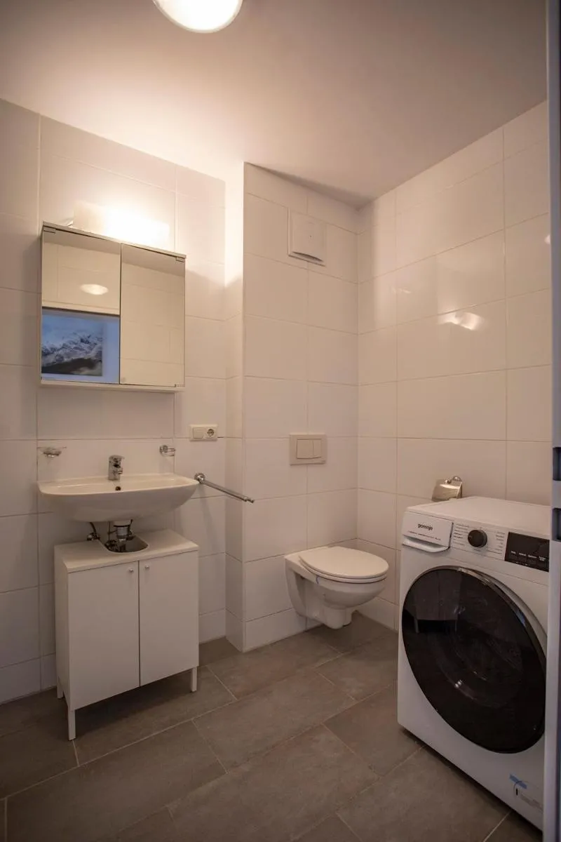 Image 6 of Modern Innsbruck Apartment I Free Parking