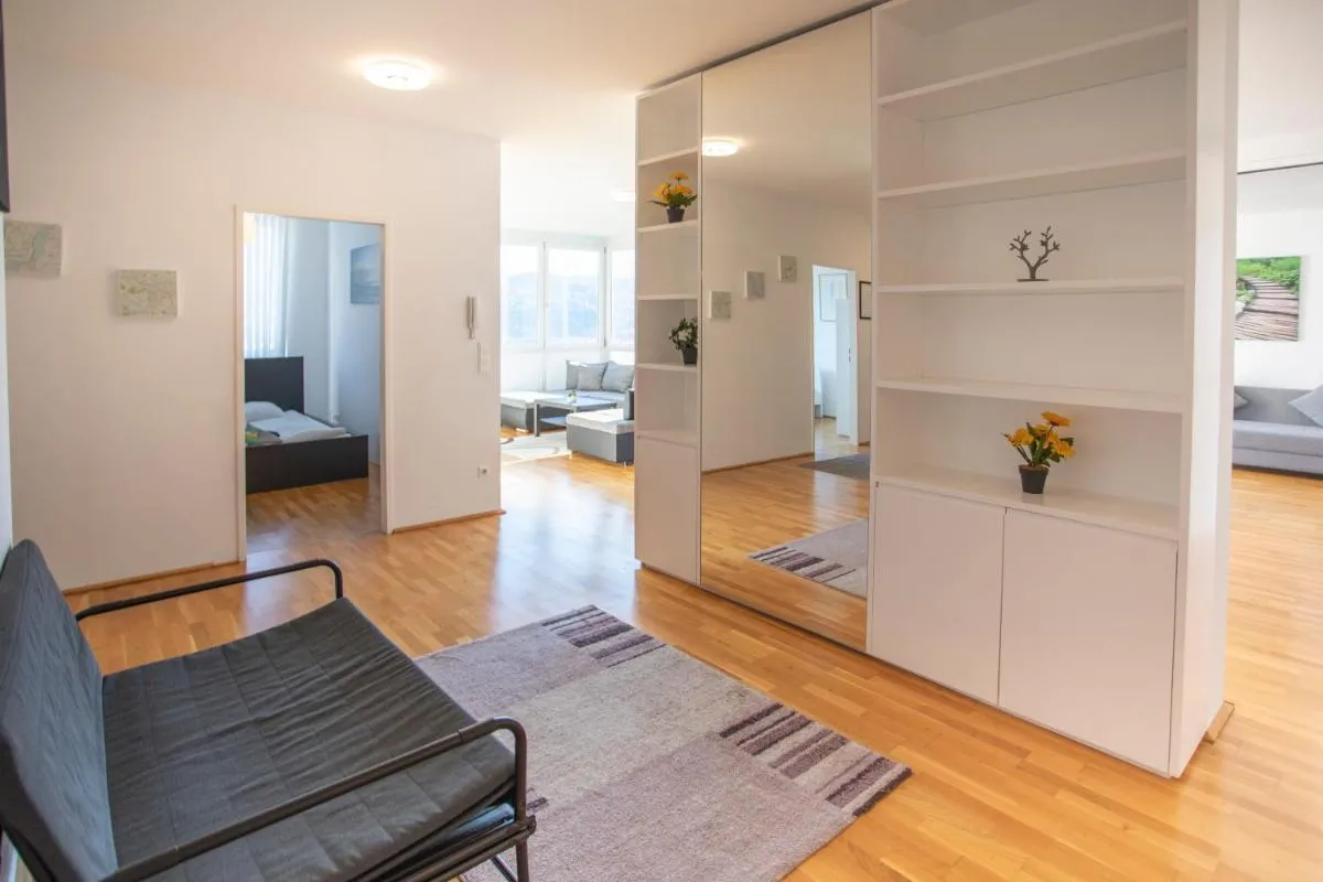 Image 2 of Top of Innsbruck Apartment I free parking